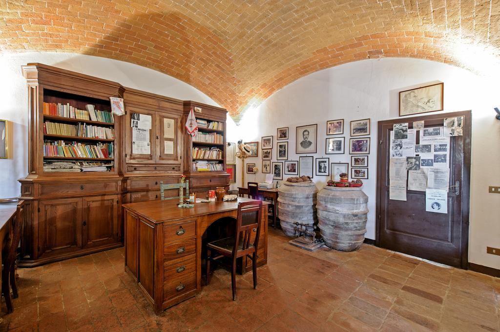 Tenuta Di Petriolo Pensionat Torrita di Siena Exteriör bild